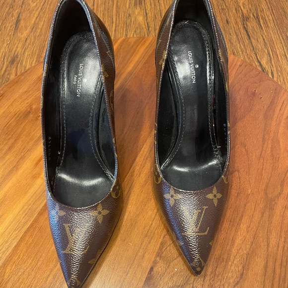 Authentic Louis Vuitton - Picture 4 of 7